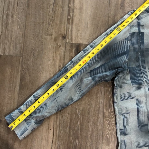 ROBERT GRAHAM 100% Cotton Lightweight Button Down Shirt - Picture 13 of 13